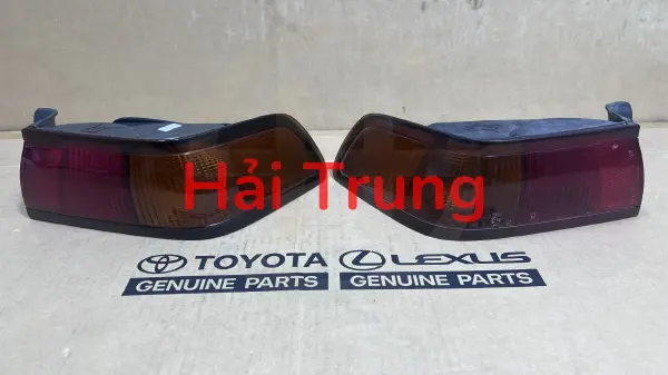 Đèn hậu ngoài Toyota Camry  chính hãng