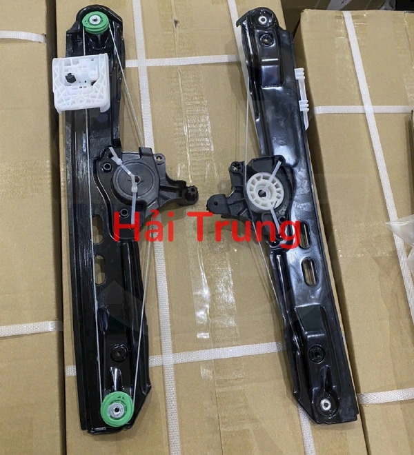 Compa lên kính sau Ford Ranger 2015-2020