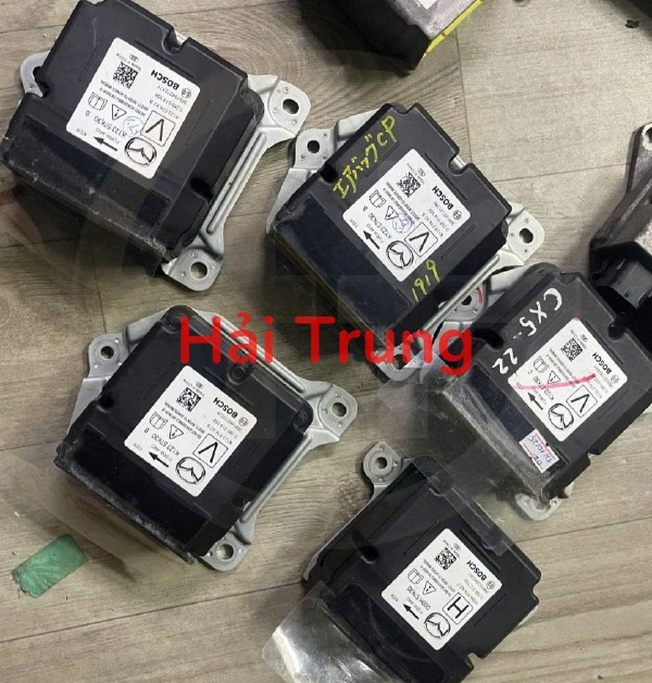 Tháo xe hộp điểu khiển túi khí Mazda CX5