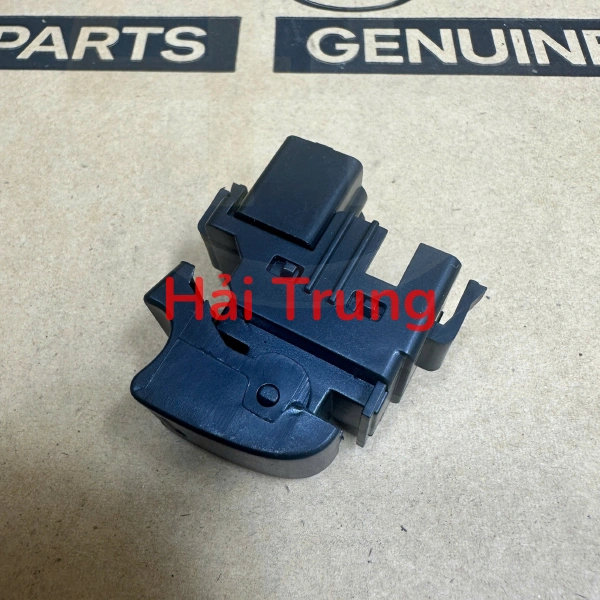 Công tắc lên kính bên phụ Toyota Innova, Fortuner, Hilux