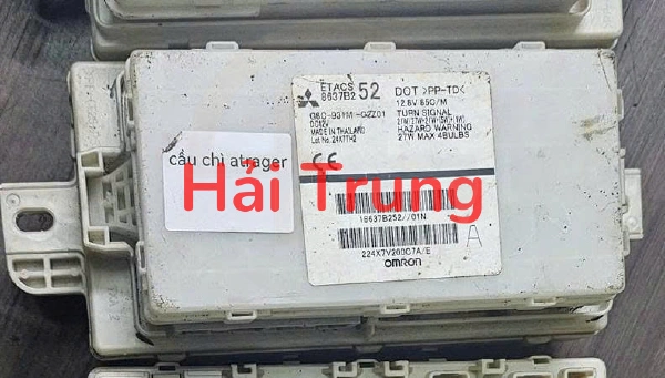 8637B252 Hộp cầu trì Mitsubishi Triton L200 Tháo xe