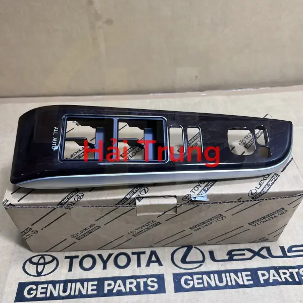 Ốp công tắc nâng kính bên lái Toyota Camry