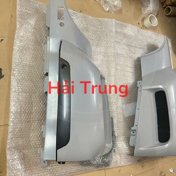 Ốp gió cabin Hyundai Trago 5 Chân 25 Tấn
