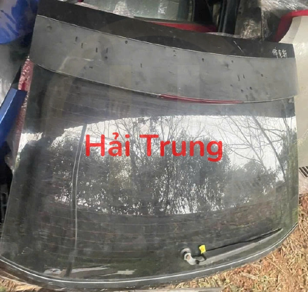 Kính chắn gió sau Ford Focus 2005-2014 Tháo xe