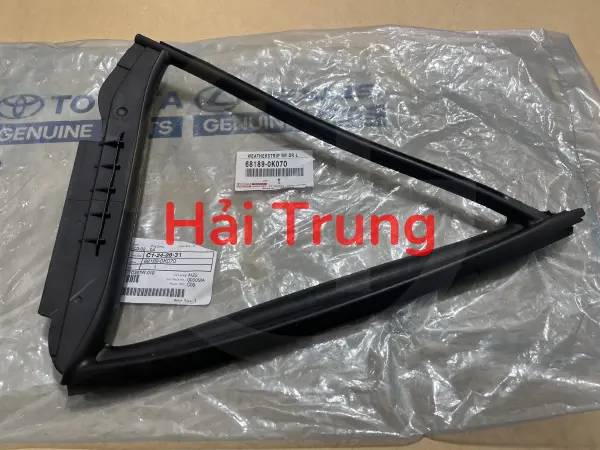 Gioăng kính tam giác cửa sau Toytota Fortuner chính hãng