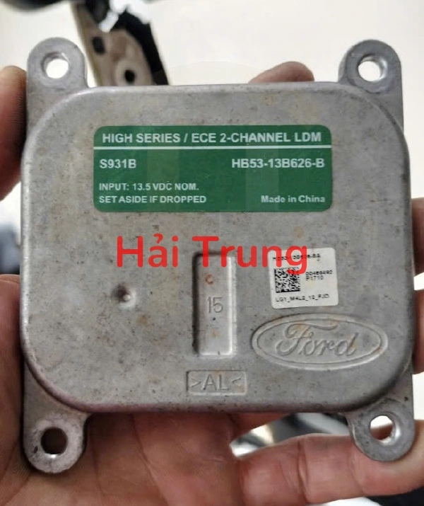 Ba lát đèn pha Ford Explorer 2017 Tháo xe