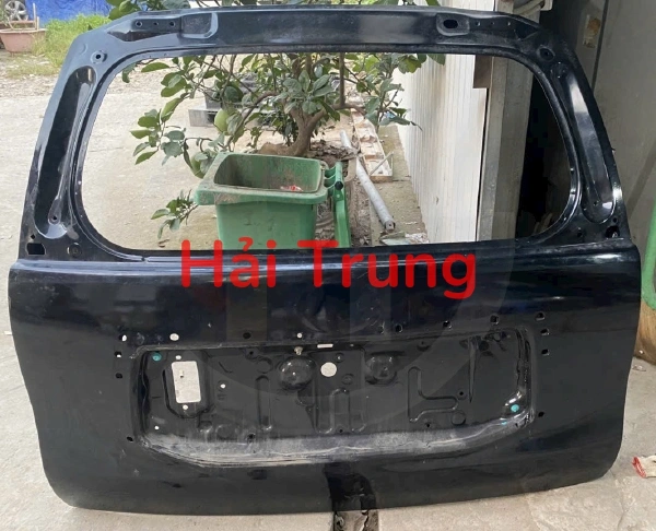 Tháo xe cốp sau, cửa hậu Toyota Land Cruiser