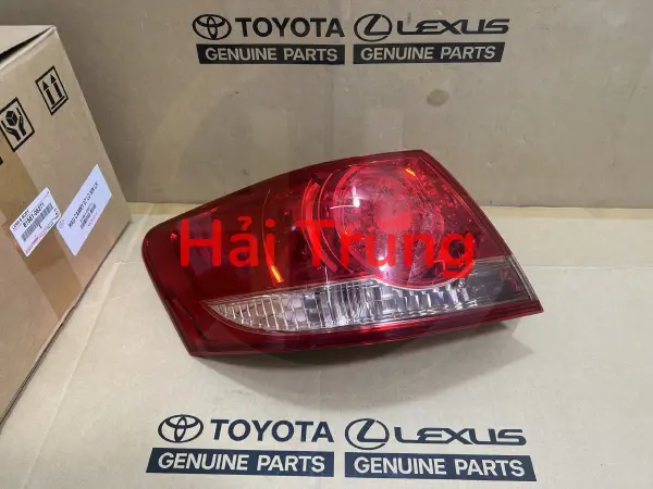 Đèn đuôi xe miếng ngoài Toyota Camry LH chính hãng