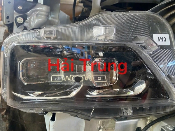 Đèn pha Ford TERITORI 2023