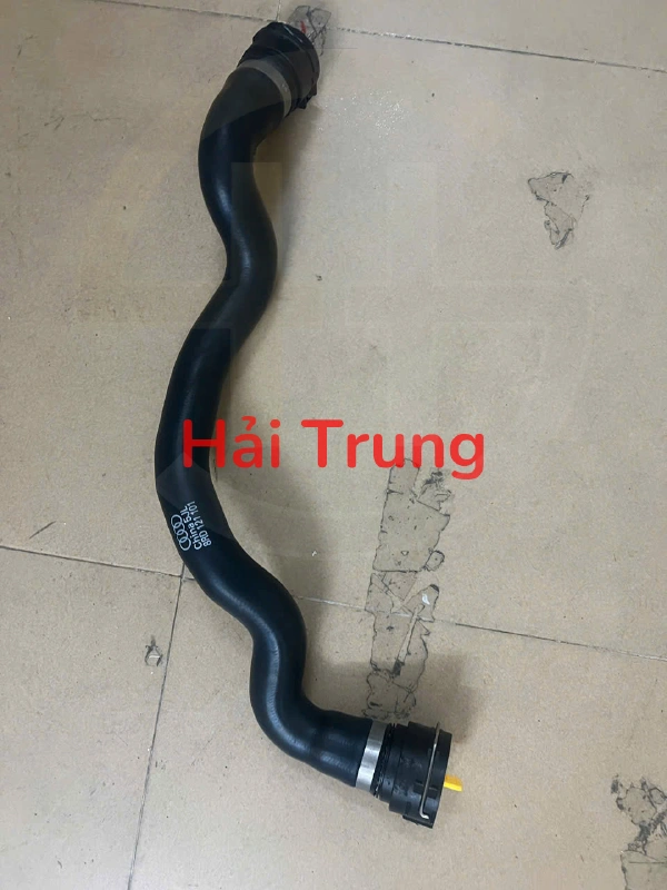 Ống nước trên két nước Audi Q5 2010