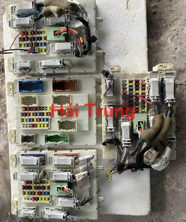 Bảng cầu trì Ford Focus Tháo xe