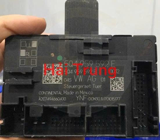 5Q4959592E Hộp điều khiển cánh cửa Volkswagen