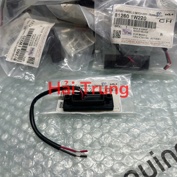 Công tắc mở cốp sau Morning, I10, Rio, Accent không giắc 812601W220
