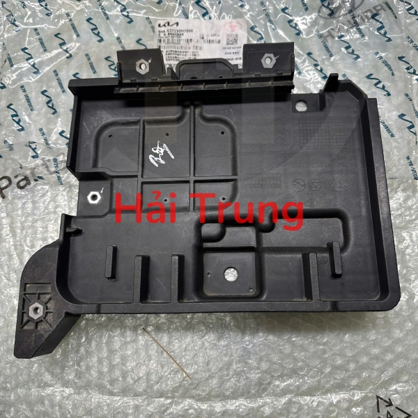 Đế bình ắc quy, giá đỡ bình ắc quy Kia Soluto 37150H7000