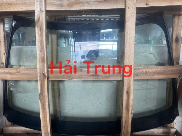 Kính chắn gió Toyota Yaris