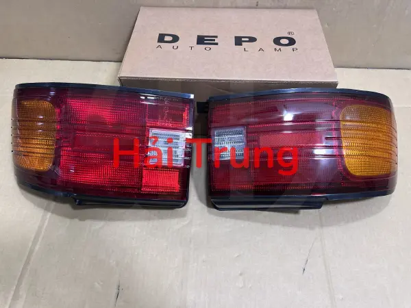 Đèn hậu Mazda 323 1992 hãng Depo