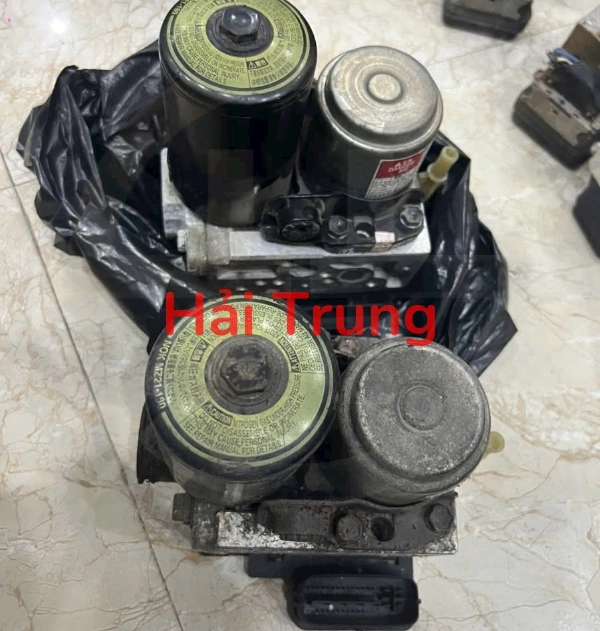 Cụm ABS Toyota Camry Hybrid Tháo xe