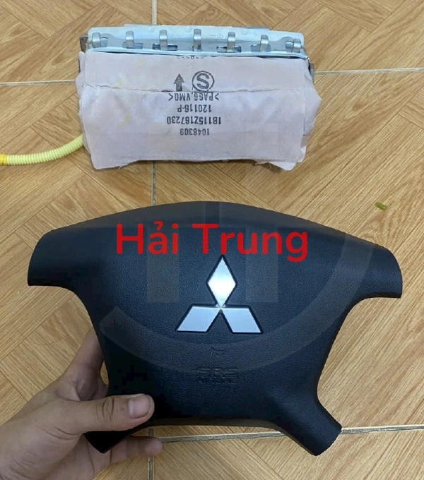 Túi khí vô lăng, túi khí táp lô Mitsubishi Pajero Tháo xe