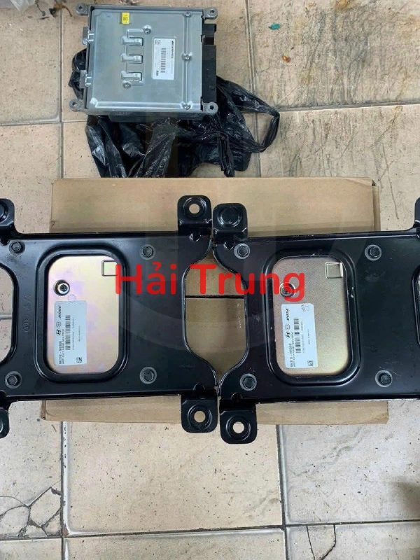 Hộp âm ly Hyundai Tucson 2022