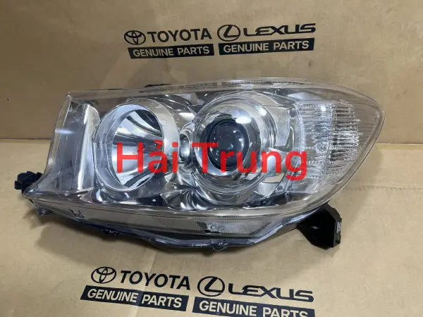 Đèn pha Toyota Fortuner 2011 chính hãng 