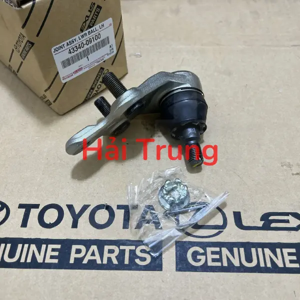 Rotuyn đứng dưới Toyota Camry chính hãng