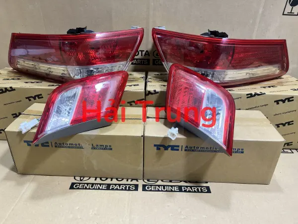 Bộ đèn hậu Toyota Camry chính hãng