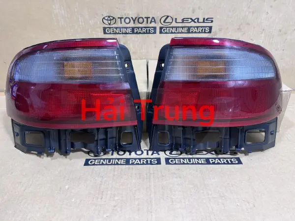 Đèn hậu ngoài Toyota Corona 1994 chính hãng