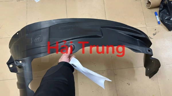 Chắn bùn lòng dè trước Chevrolet Colorado
