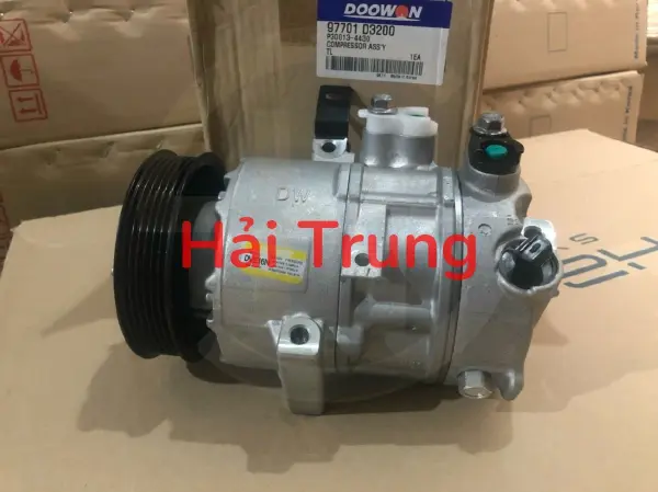 Lốc điều hoà Hyundai Tucson 2015-2020 chính hãng Hanon 97701D3200 là phụ tùng rất quan trọng của xe cần thay thế. Lốc điều hoà Hyundai Tucson  được sử dụng cho xe Hyundai Tucson 2015, Hyundai Tucson 2016, Hyundai Tucson 2017, Hyundai Tucson 2018, Hyundai Tucson 2019, Hyundai Tucson 2020 Lốc điều hoà Hyundai Tucson 2015 Lốc điều hoà Hyundai Tucson 2016 Lốc điều hoà Hyundai Tucson 2017 Lốc điều hoà Hyundai Tucson 2018 Lốc điều hoà Hyundai Tucson 2019 Lốc điều hoà Hyundai Tucson 2020 Trong qua trình sử dụng do nhiều nguyên nhân khiến Lốc điều hoà Hyundai Tucson bị hư hỏng do vậy cần thay thế Lốc điều hoà Hyundai Tucson để đảm bảo thẩm mỹ và an toàn trong quá trình vận hành của xe.