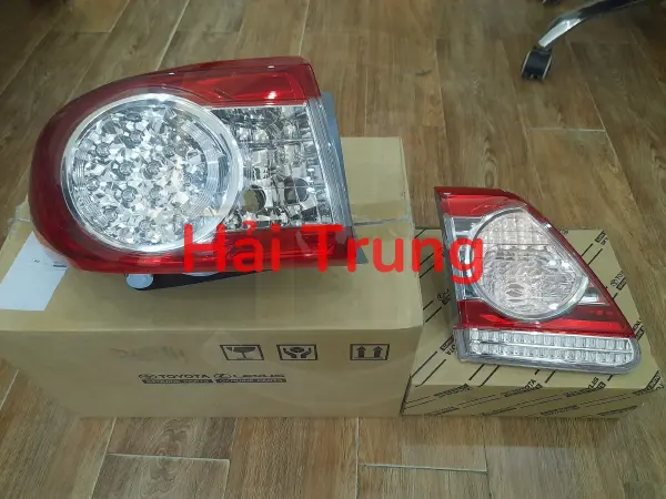 Đèn hậu trong trái Toyota Altis 2008-2013 chính hãng