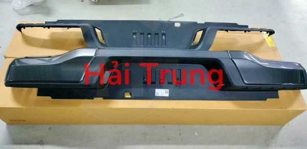 Cản sau, ốp trên cản sau Ford Ranger