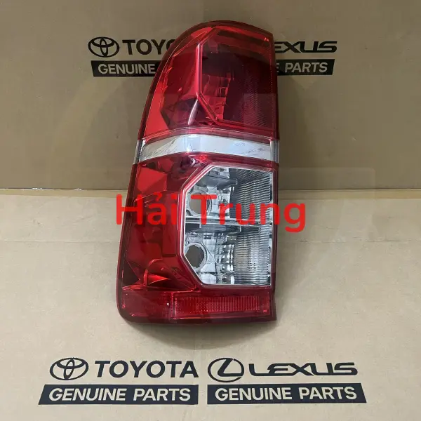 Đèn hậu Toyota Hilux 2010 chính hãng