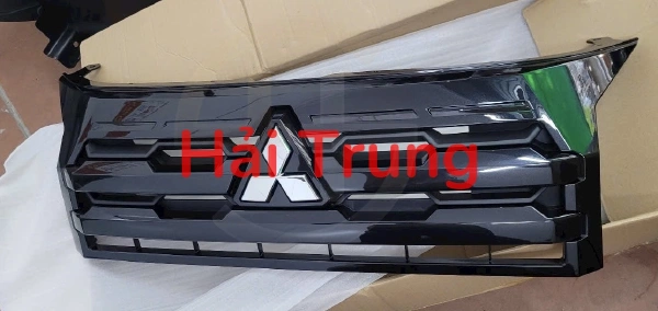 Mặt ca lăng Mitsubishi Xpander Cross 2024 2025 2026