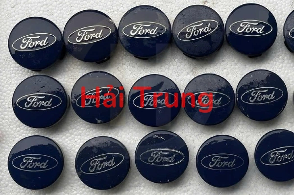 Logo chụp mâm Ford Focus Tháo xe