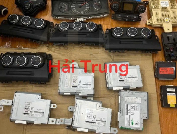 Tháo xe Bảng điều khiển điều hòa AC Mazda 2, Mazda 3