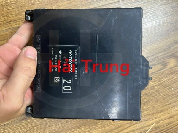 Hộp mô đun cầu trì Toyota Corolla Cross 892210A220