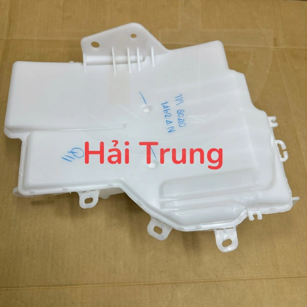 Bình nước rửa kính Mitsubishi Triton 2019-2023 chính hãng 8260A493