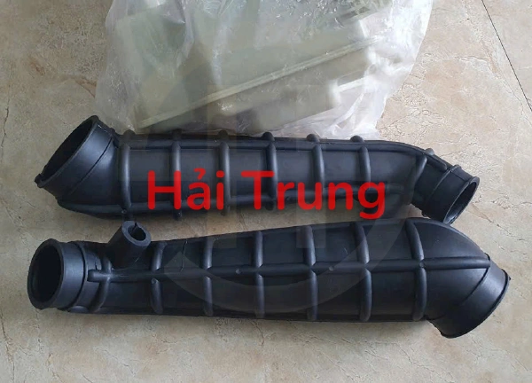Ống gió động cơ Hyundai Santafe Gold 2002-2006
