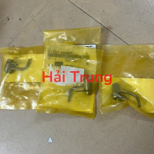 Béc phun nhớt pitton Hyundai Tucson 2022-2024 211512R000