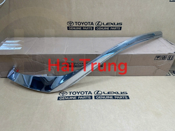 Nẹp mạ trên đèn pha Toyota Fortuner 2020-2022 531470K120 811500KM20