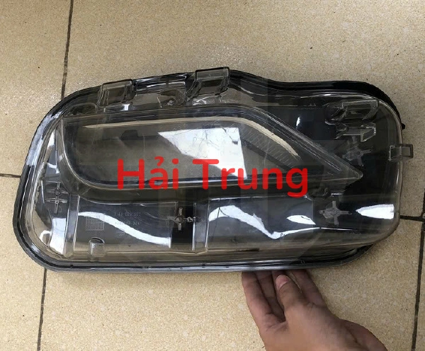 Tháo xe Mặt đèn hậu Vinfast Lux A