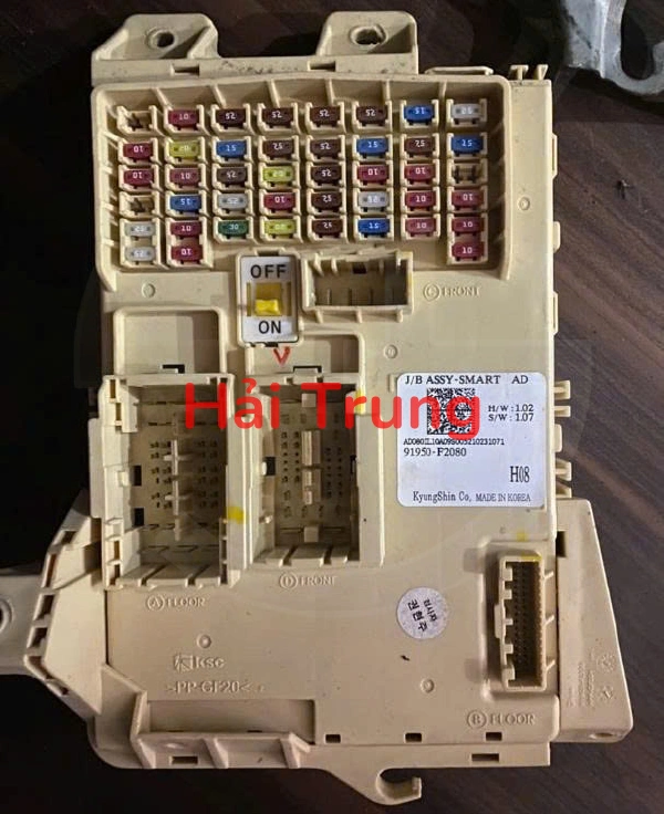 Hộp cầu trì trong xe Hyundai Elantra 2017 2018 2019 2020