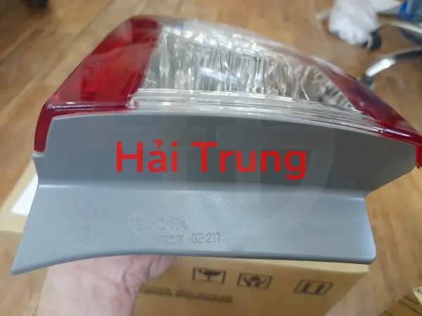 Đèn hậu bên ngoài hông Toyota Altis 2009-2011