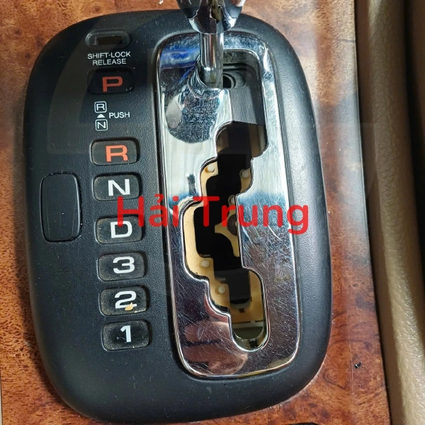 Ốp cần số Magnus Tháo xe