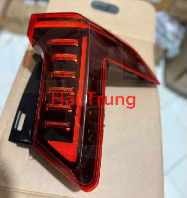 Đèn hậu ngoài Kia Carnival 2024 2025 2026