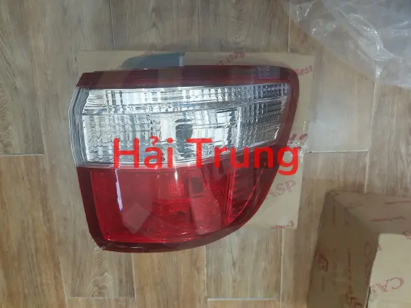 Đèn hậu ngoài Toyota Fortuner 2009-2012