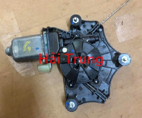 Tháo xe Mô tơ lên xuống kính Vinfast LuxA