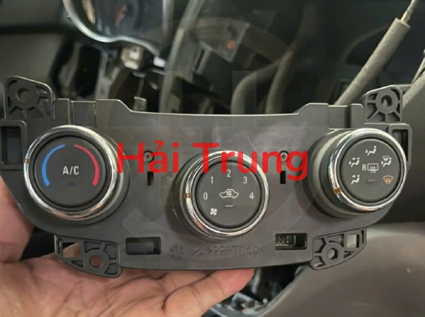 Tháo xe Bảng điều khiển điều hòa AC Vinfast Fadil