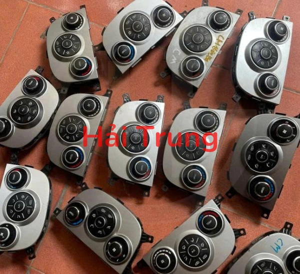 Tháo xe bảng điều khiển công tắc điều hòa AC Hyundai Santafe 2009 2010 2011 2012