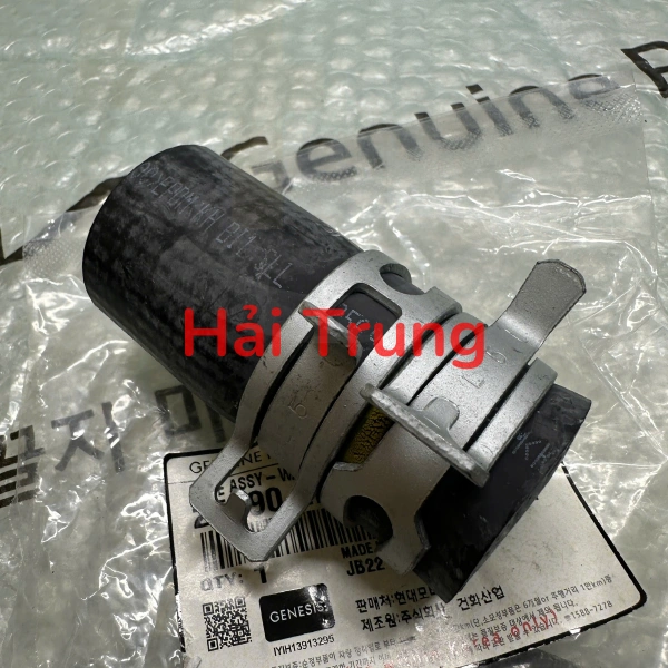 (Đầu ống nước ra Hyundai Santafe 2010-2013 256902F000 tại phụ tùng Hải Trung)